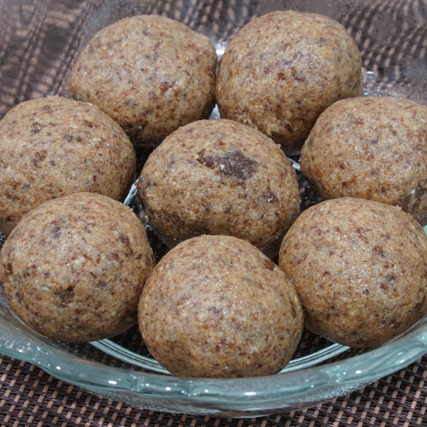 Ragi Ladoos